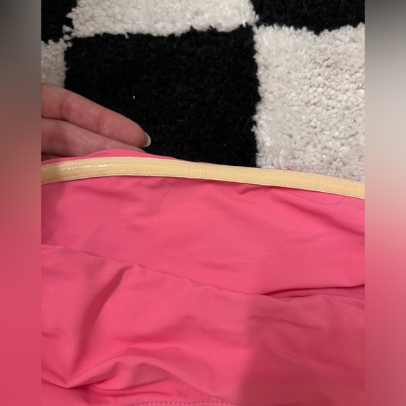 Kendall and Kylie bikini - Picture 2 of 3